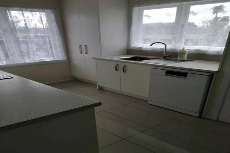 Photo of property in 1/38 Edwards Avenue, Henderson, Auckland, 0610