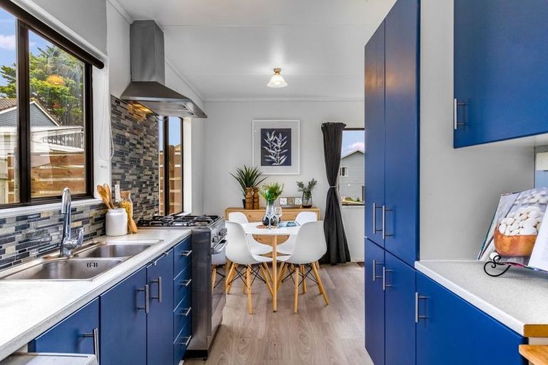 Photo of property in 32 Nassau Avenue, Grenada North, Wellington, 5028