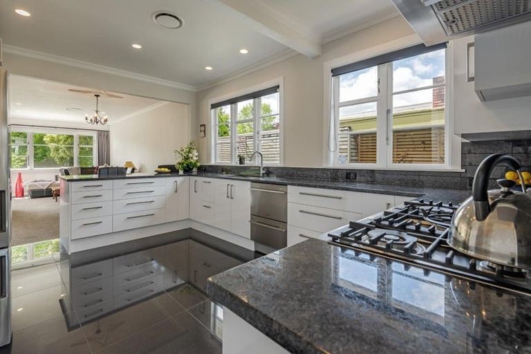 Photo of property in 8 Hughes Avenue, Hokowhitu, Palmerston North, 4410