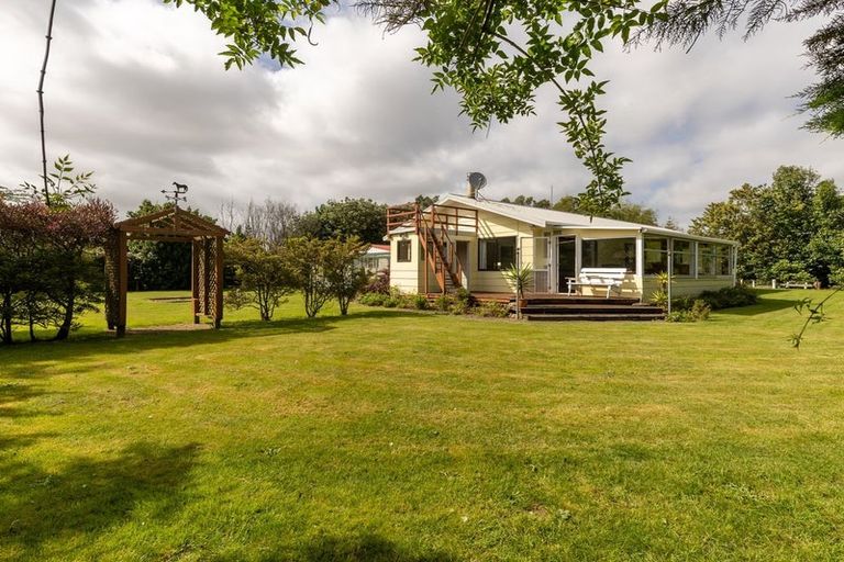 Photo of property in 218 Hokio Beach Road, Levin, 5571