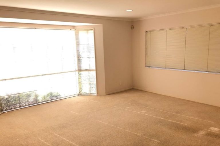 Photo of property in 39 Delmont Close, East Tamaki Heights, Auckland, 2016