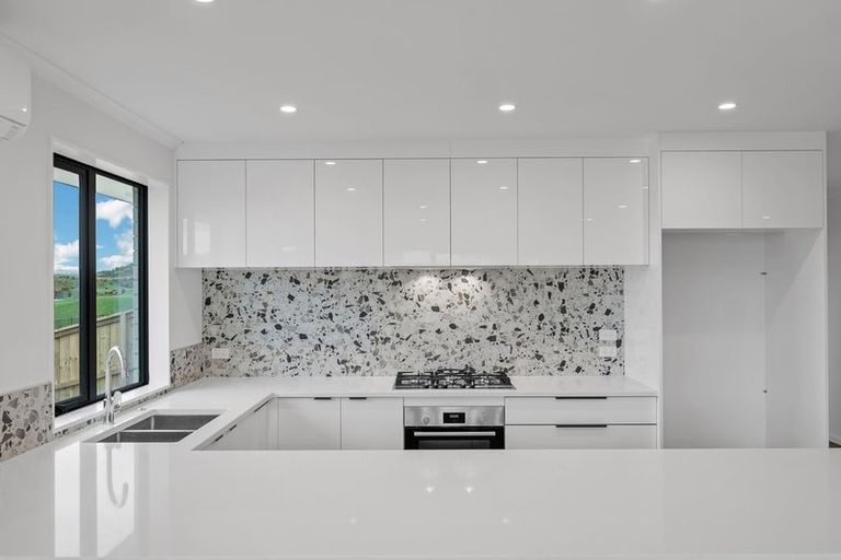 Photo of property in 13 Viv Green Place, Pokeno, 2402