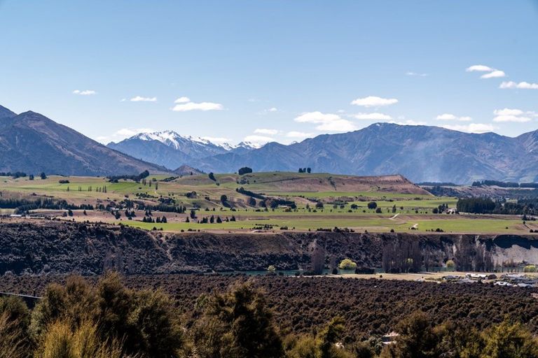 Photo of property in 69 Kanuka Rise, Albert Town, Wanaka, 9305
