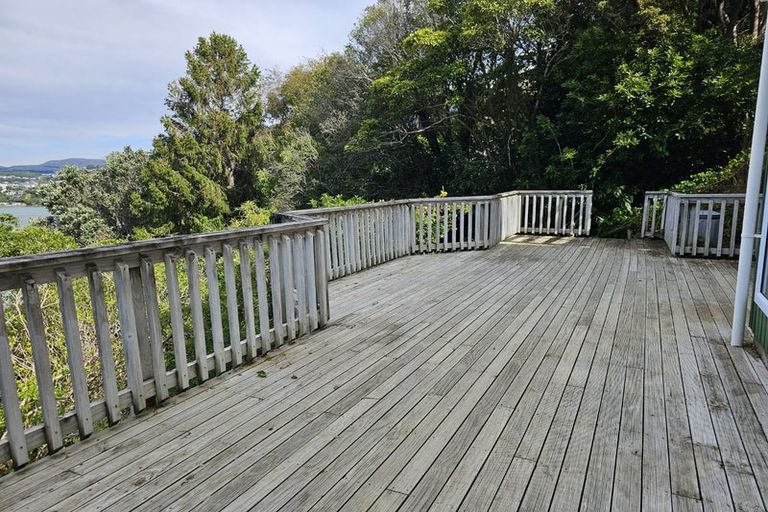 Photo of property in 54 Mana View Road, Paremata, Porirua, 5026