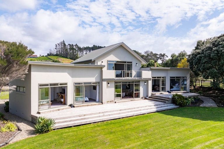 Photo of property in 585 Cove Road, Waipu, 0582