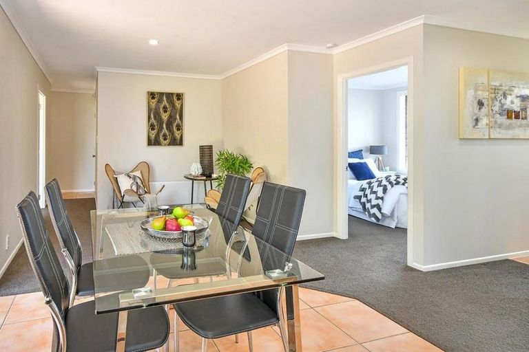 Photo of property in 10 Mt Lebanon Crescent, The Gardens, Auckland, 2105