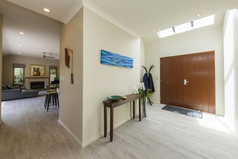 Photo of property in 2 Pastoral Lane, Hokowhitu, Palmerston North, 4410