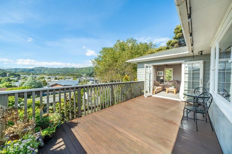 Photo of property in 121 Wainuiomata Road, Wainuiomata, Lower Hutt, 5014