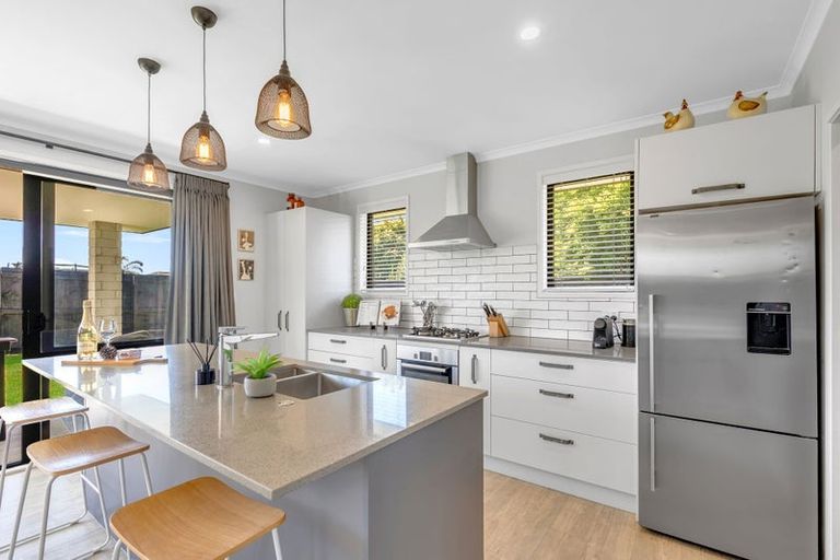 Photo of property in 6 Tavarnya Way, Patumahoe, Pukekohe, 2679