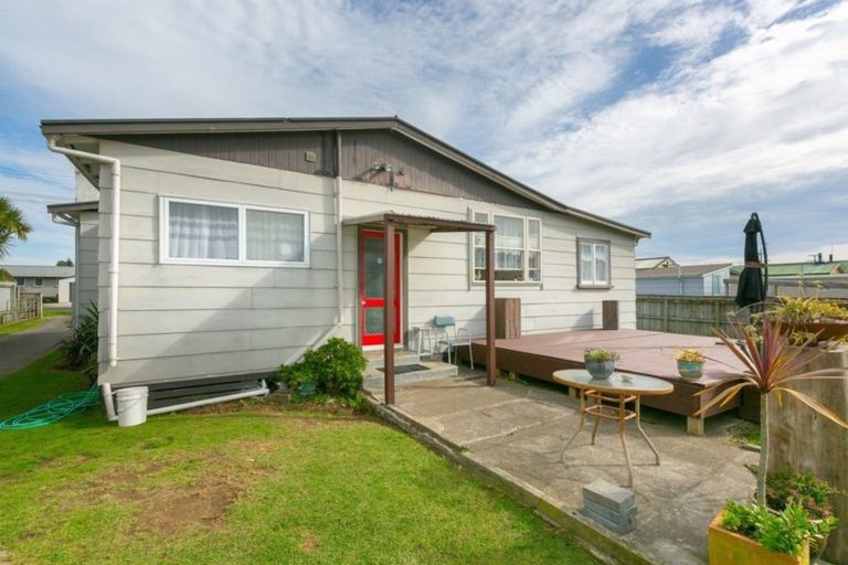 Photo of property in 30 Blake Street, Waitara, 4320