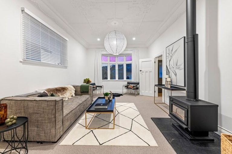 Photo of property in 19 West Avenue, Saint Clair, Dunedin, 9012