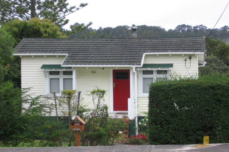 Photo of property in 26 Beach Haven Road, Beach Haven, Auckland, 0626