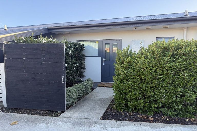 Photo of property in 2/64 Packe Street, Edgeware, Christchurch, 8013