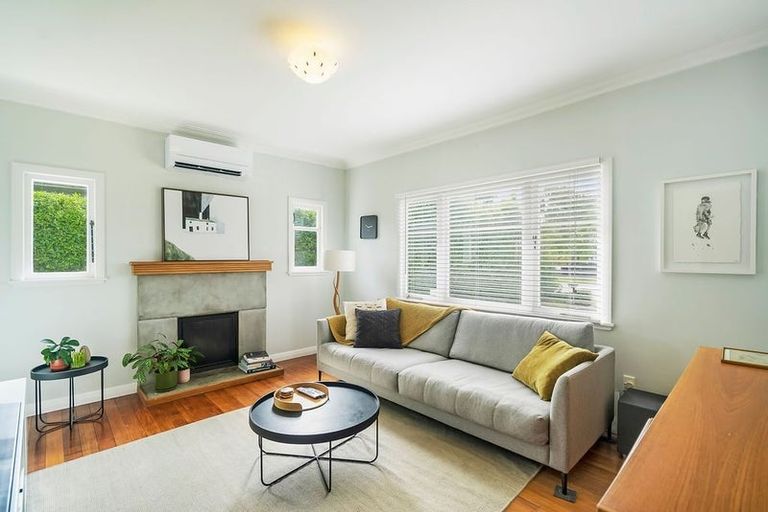 Photo of property in 121 Titirangi Road, New Lynn, Auckland, 0600