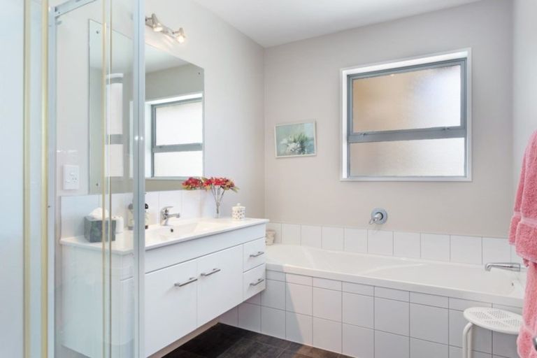 Photo of property in 11 Riverside Way, Amberley, 7410