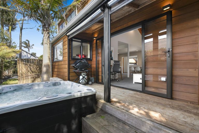 Photo of property in 138 Carnoustie Drive, Wattle Downs, Auckland, 2103