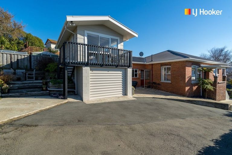 Photo of property in 21 Earls Road, Saint Clair, Dunedin, 9012