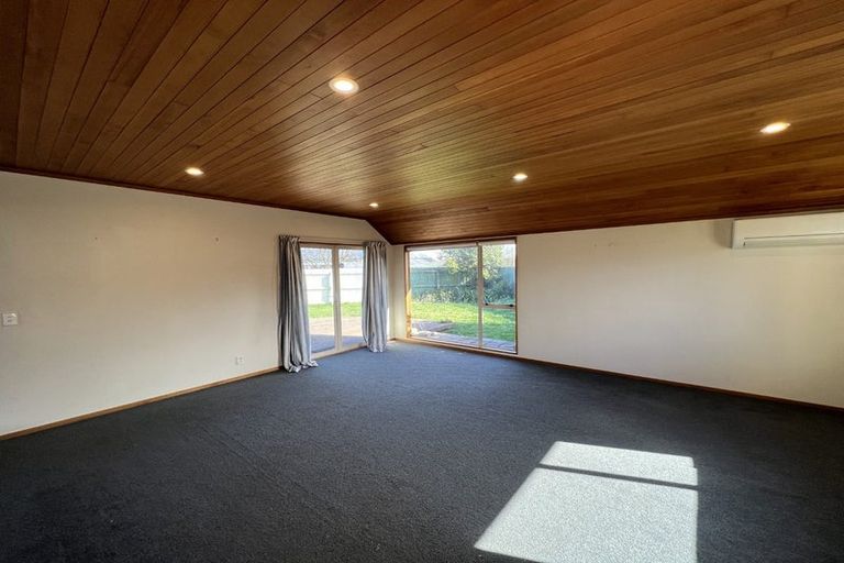 Photo of property in 33 Veitches Road, Casebrook, Christchurch, 8051