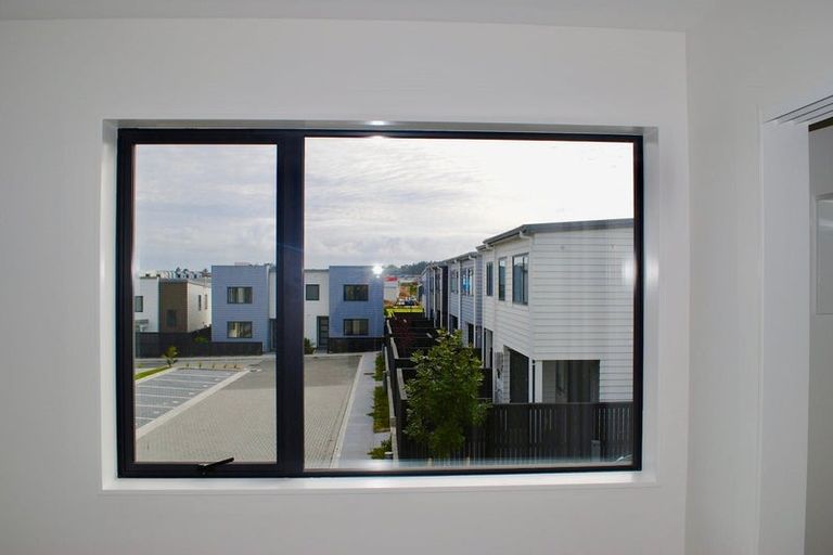 Photo of property in 5 Kaman Seasprite Road, Hobsonville, Auckland, 0616