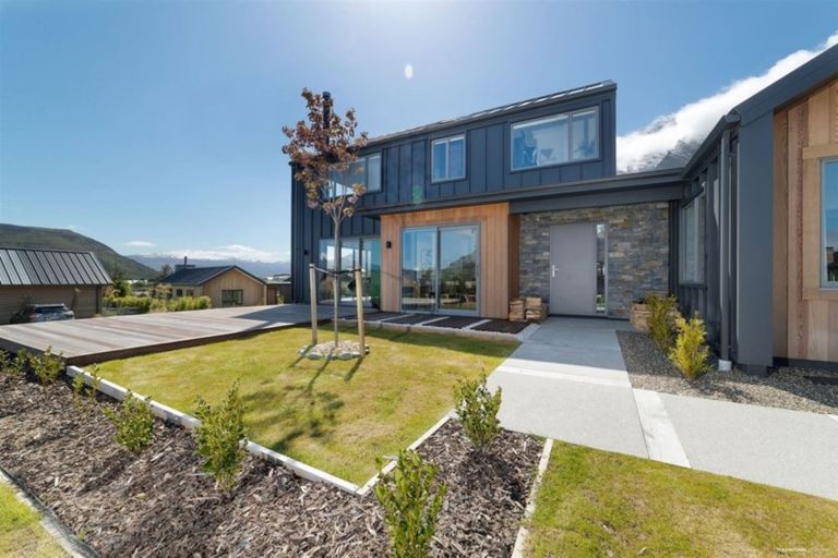 Photo of property in 6 Polperro Court, Jacks Point, Queenstown, 9371