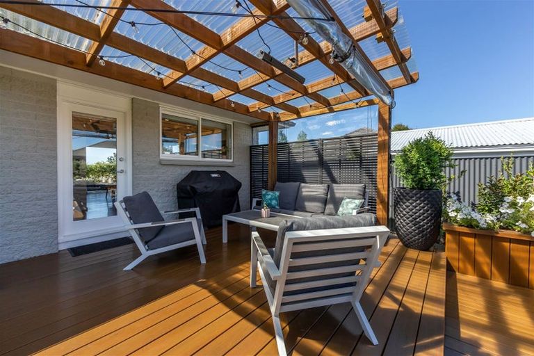 Photo of property in 28 Clipper Place, Redwood, Christchurch, 8051