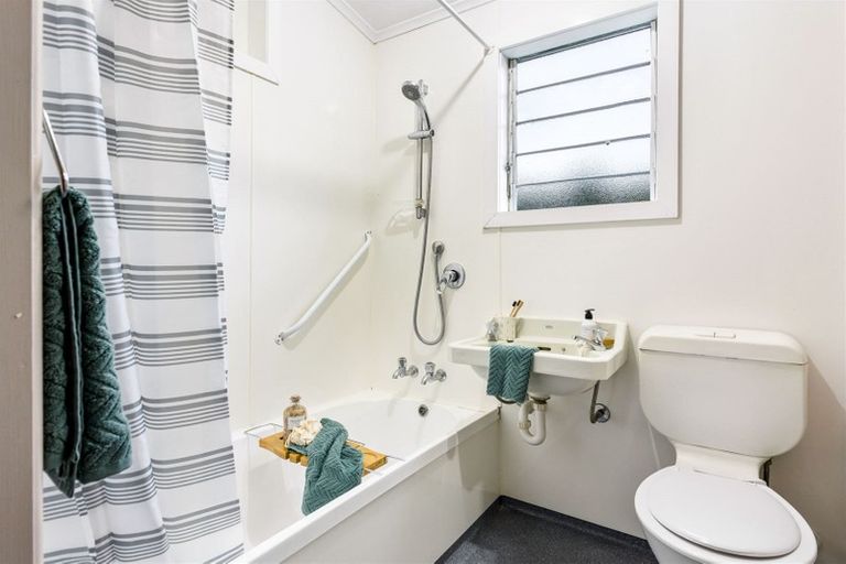 Photo of property in 4 Clarks Lane, Hobsonville, Auckland, 0618