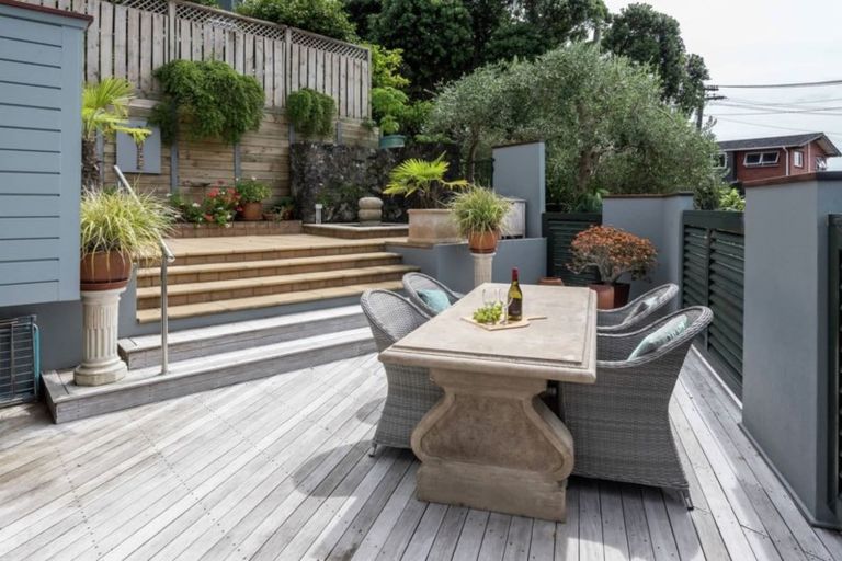 Photo of property in 2/3 Colmar Road, Mellons Bay, Auckland, 2014