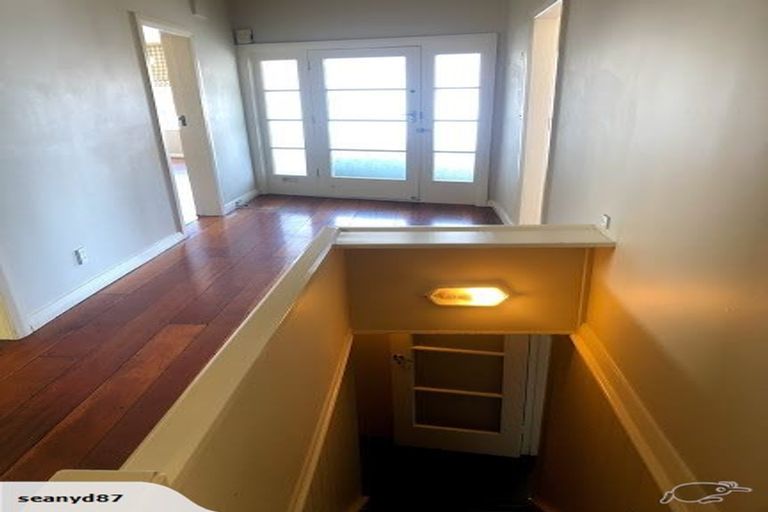 Photo of property in 108 Oriental Parade, Oriental Bay, Wellington, 6011
