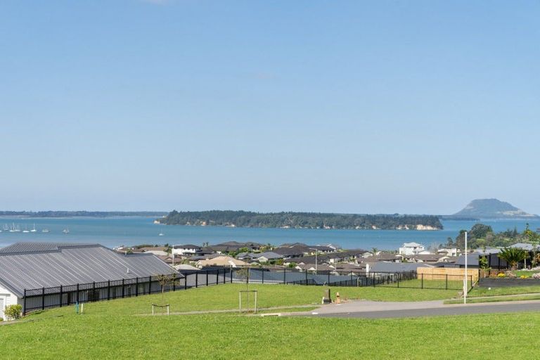 Photo of property in 8 Kuaka Rise, Omokoroa, 3114