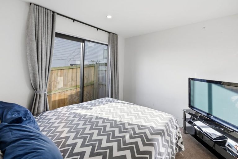 Photo of property in 70d Stanley Road, Glenfield, Auckland, 0629