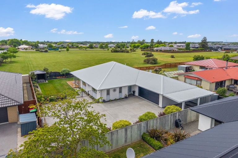 Photo of property in 22 Sequoia Way, Rangiora, 7400