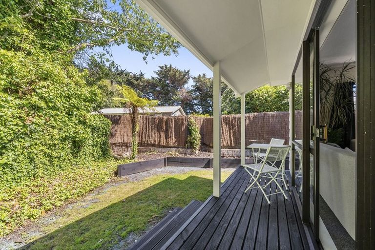 Photo of property in 17a Wairere Grove, Paraparaumu, 5032