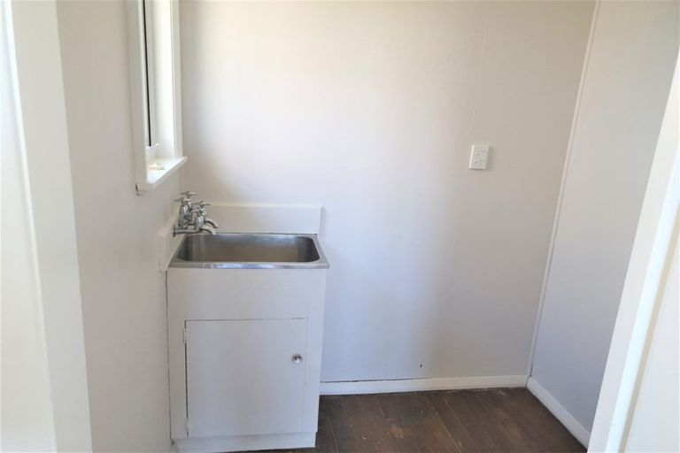 Photo of property in 12 Fitzpatrick Street, Newlands, Wellington, 6037