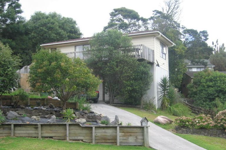 Photo of property in 74 Powrie Street, Glenfield, Auckland, 0629