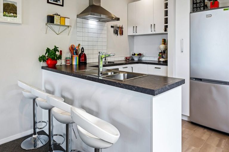 Photo of property in 21 Aotea Terrace, Huntsbury, Christchurch, 8022