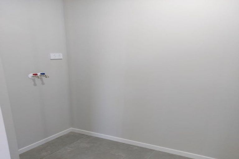 Photo of property in 1/30 West Coast Road, Glen Eden, Auckland, 0602