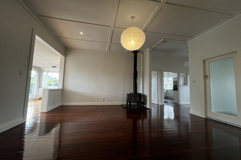 Photo of property in 11 Norwood Road, Bayswater, Auckland, 0622