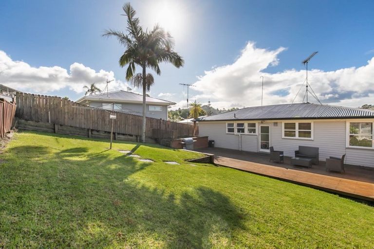 Photo of property in 60 Lauderdale Road, Birkdale, Auckland, 0626
