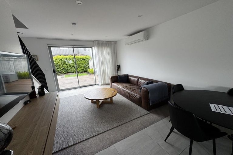 Photo of property in 10 Kawe Marie Lane, Takanini, 2112