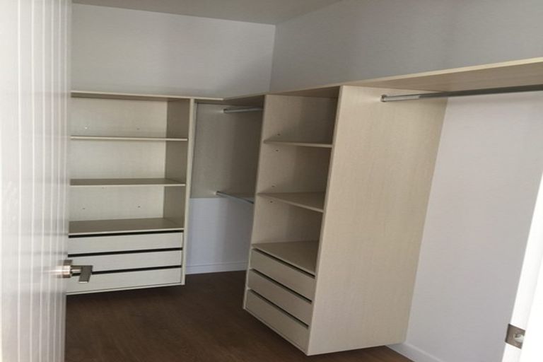 Photo of property in 24 Para Close, Fairview Heights, Auckland, 0632