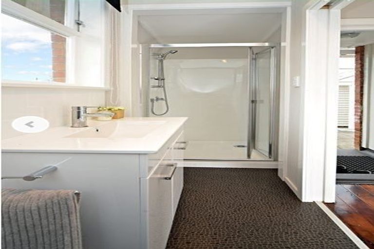 Photo of property in 1 Farmer Street, Mangere East, Auckland, 2024