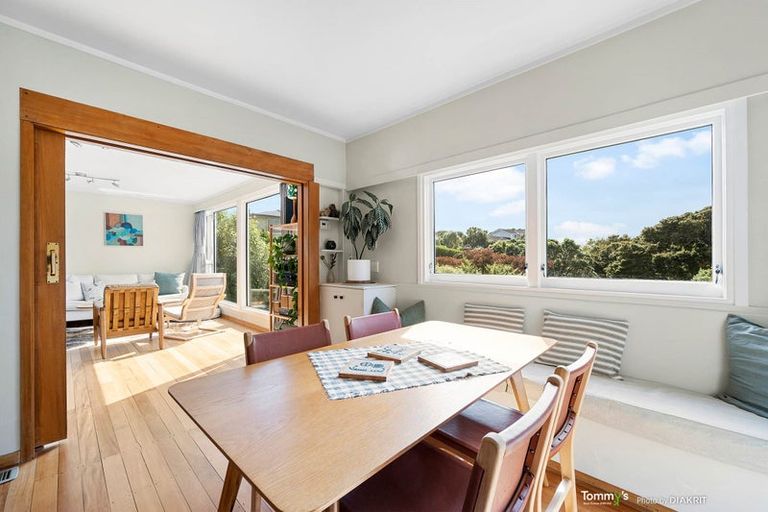 Photo of property in 67 Nicholson Road, Khandallah, Wellington, 6035