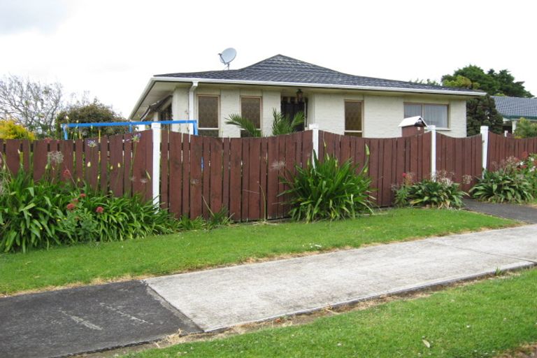 Photo of property in 1/4 Banbury Place, Mangere Bridge, Auckland, 2022