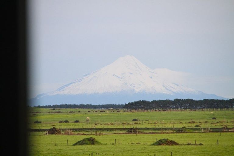 Photo of property in 23 Waipipi Road, Waverley, 4591