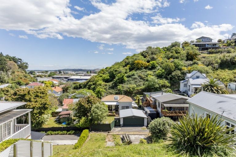 Photo of property in 1a Little Burke Street, Hospital Hill, Napier, 4110