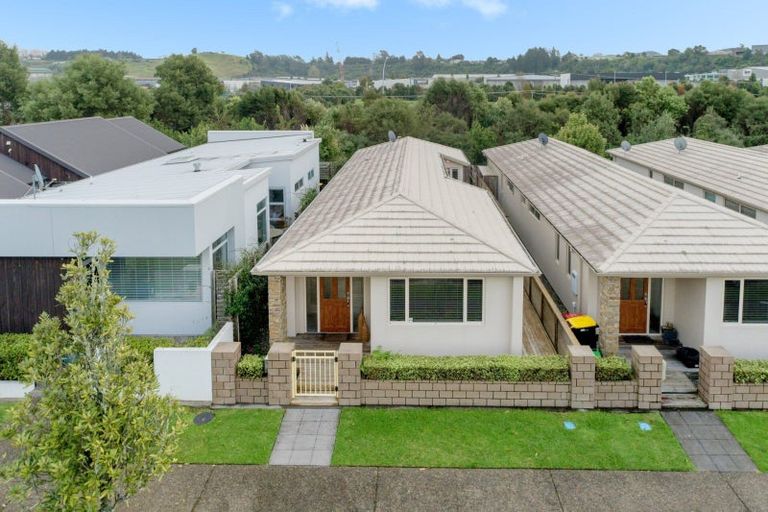 Photo of property in 30 Scoria Close, Pyes Pa, Tauranga, 3112