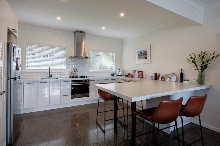 Photo of property in 140 Te Mata Road, Havelock North, 4130