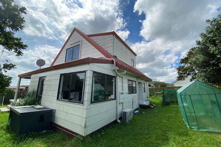 Photo of property in 8b Greenstone Place, Clover Park, Auckland, 2019
