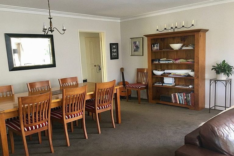 Photo of property in 1/6 Ocean View Road, Milford, Auckland, 0620