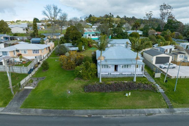 Photo of property in 24 Church Street, Kawakawa, 0210